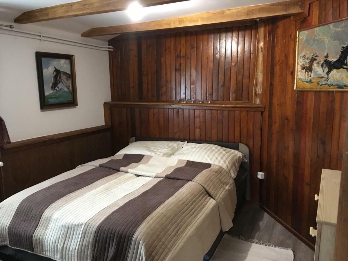 Balatonkenesei Nádfedeles Lovas Vendégház Exterior foto